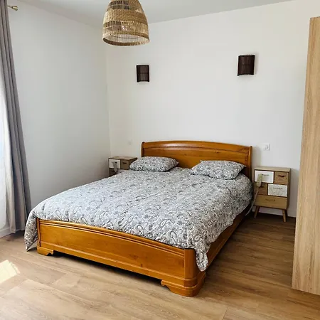 Avec Piscine Chauffee Et Jacuzzi * Ouveillan